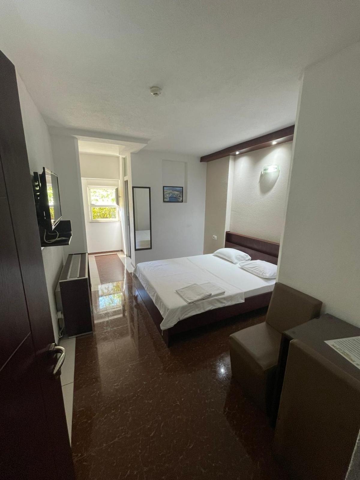 Hotel Millenium2 프리즈렌 외부 사진