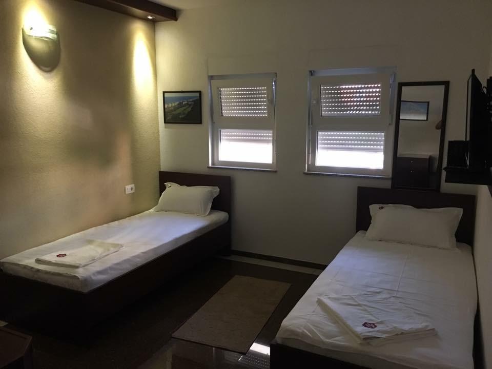 Hotel Millenium2 프리즈렌 외부 사진