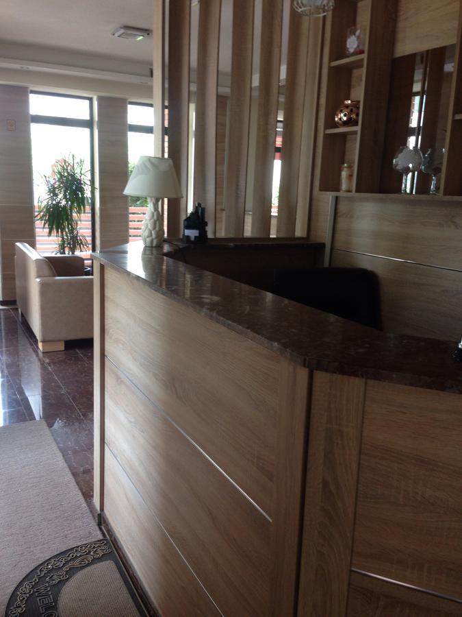Hotel Millenium2 프리즈렌 외부 사진