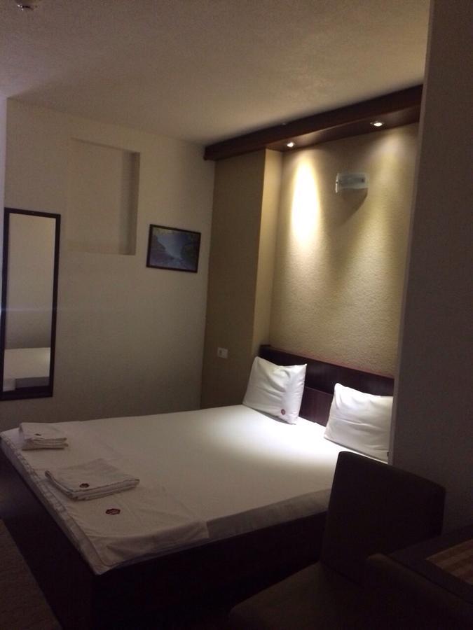 Hotel Millenium2 프리즈렌 외부 사진